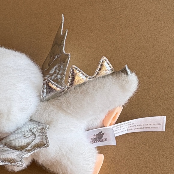 White LABUBU with silver wings angel in the clouds - Picture 6 of 7